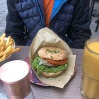 Chick’n bagel, pommes, smoothie  at Basic Coffee - Oberstadt in Marburg