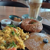 Amerikanisches Frühstück (vegan) at Basic Coffee - Oberstadt in Marburg