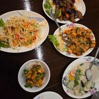 Papaya Salad, Eggplant, fried Tofu and green curry at Yún Xiāng 雲鄉 - Yunnan Thai Myanmar Food in Hengchun