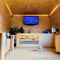 Vaporwave aesthetic IG @fluffybenben at Dreamwave Donuts in Canggu