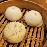 Steamed buns with different fillings at Din Tai Fung 鼎泰豐 - Raffles City in Central Singapore