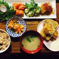 Yin & Yang charger at Yong Green Food in Fitzroy