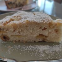 Apple and hazelnut cake at DELI in Orzinuovi