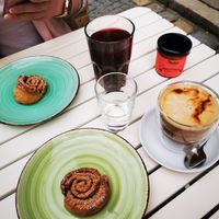 Der Kaffee und das Gebäck schmecken hervorragend, die Bedienung ist super freundlich. Richtig nettes kleines Restaurant/Cafe. at Valea in Regensburg