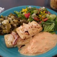 20 July 2020: oven tofu, leek vegetables, carrot-raita, salad (translated with DeepL) | Ofentofu, Lauchgemüse, Karotten-Raita, Salat | https://www.facebook.com/valea.regensburg/photos/a.155995775868886/223620459106417/ at Valea in Regensburg