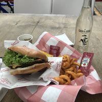 Got doble con papas curly (las papas se ordenan aparte) #Veganuary at Goy's Plant-Based Burgers - Álvaro Obregón in Mexico City