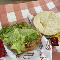 I need my tomato   at Goy's Plant-Based Burgers - Álvaro Obregón in Mexico City