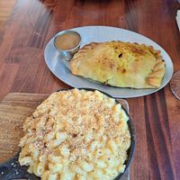 Vegan mac and vindaloo pastie at Tommyknocker's in Port Townsend