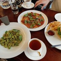 Pesto pasta, basic pizza and chik'n burger, yummyy at Mahina Vegan Table in Seoul