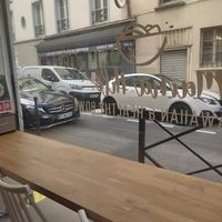  at Mama Hilo in Clichy