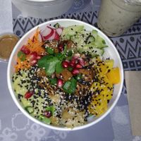 Makaha poke bowl (with marinated tofu) at Mama Hilo in Clichy
