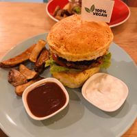 All-terrain beyond burger  at Dulcinea Café Vintage in Cali