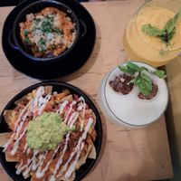 Super nachos, ratatouille, limonada and maracuya jugo at Dulcinea Café Vintage in Cali