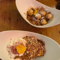 Sobremesas, muito bom! at L'Embuscade in Paris