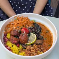 Chérie Bowl sauce mafé at L'Embuscade in Paris