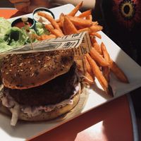 Burger at L'Embuscade in Paris