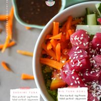 TUNA : 
Sashimi grade Tuna chunks & fresh veggies on a base of Salad or Rice . 
Rice (415 Kcal -  30g Prot)
Salad (210 Kcal - 26g prot)
Come try it out 🤤  at Fit Bowl Bali in Kuta