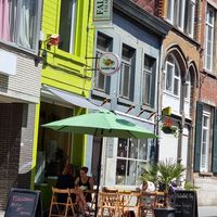 Outdoor seating at Falafel Top in Leuven