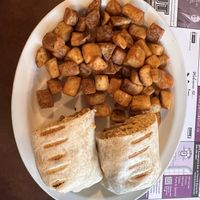   at Queens Coach in Niagara Falls