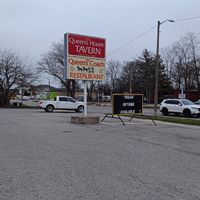  at Queens Coach in Niagara Falls