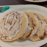 Cinnamon bun pancakes at Queens Coach in Niagara Falls