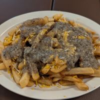 Vegan poutine at Queens Coach in Niagara Falls