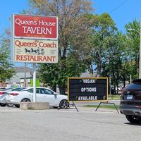  at Queens Coach in Niagara Falls