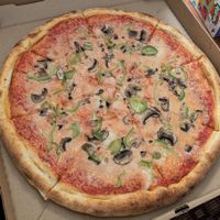 XLarge Vegan Cheese w/green peppers and mushrooms at King's Pizza  in Orlando