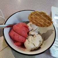 Strawberry and banana at IceLab NiceCream Creations in Antwerpen