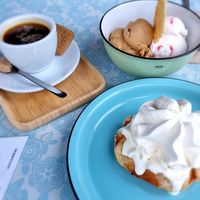 Luikse wafel, icecream and coffee at IceLab NiceCream Creations in Antwerpen