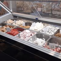 Ahhh all the ice creams at IceLab NiceCream Creations in Antwerpen