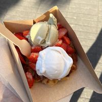 Waffle with Pistachio and Vanilla ice cream and strawberries   at IceLab NiceCream Creations in Antwerpen