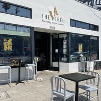 Indoor / outdoor seating at The Vtree in Los Angeles