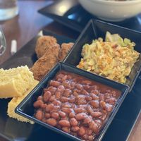 Soul plate with original chik’n, coleslaw and baked beans at The Vtree in Los Angeles