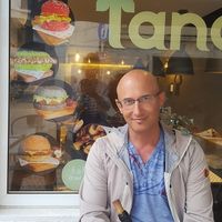 Me before dinner at BEIJU HEALTHY FUN FOOD in Cascais