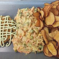 Bardzo ładnie podane i smaczne dania, tahana salad to taka polska sałatka warzywna 😍 #Veganuary at BEIJU HEALTHY FUN FOOD in Cascais