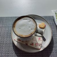 Lupinen Cappuccino mit Hafermilch at Manna - Taste & See in Starnberg