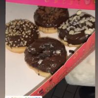 Sehr leckere vegane Donuts! 🥰🥰 & viel Auswahl at Royal Donuts in Dusseldorf