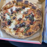 Pizza puttanesca at Dr Drooly in Munich