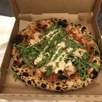 Margarita pizza with rocket  at Dr Drooly in Munich