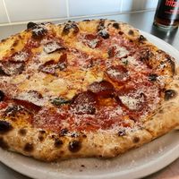 Salami pizza  at Dr Drooly in Munich