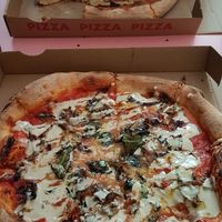 Margherita and Happy pig(up) at Dr Drooly in Munich