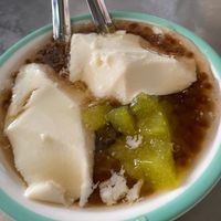 Tofu pudding, tapioca bubbles, and rice jelly at Fěn Yuán DòuHuā 粉圓豆花 in Puli