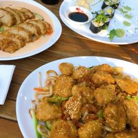 vegan duck, vegan chicken and avocado sushi at Thuy Phat Sushi Express in Hannover