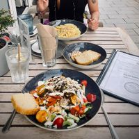 Vegan salad and lemon pasta at Green Bee in Rinteln