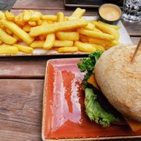 Burger & fries at Peter Pane in Dusseldorf