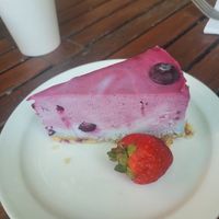 blackberry rasbperry tart at Peace Pies in San Diego