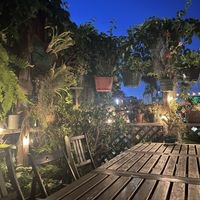 outdoor seating  at Peace Pies in San Diego
