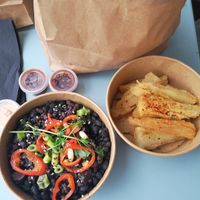 Dish of the week and tapioka fries at Jabiru Café in Strasbourg