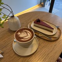 Hot choclate, blueberry cheesecake  at 4minutes Cafe in Budapest